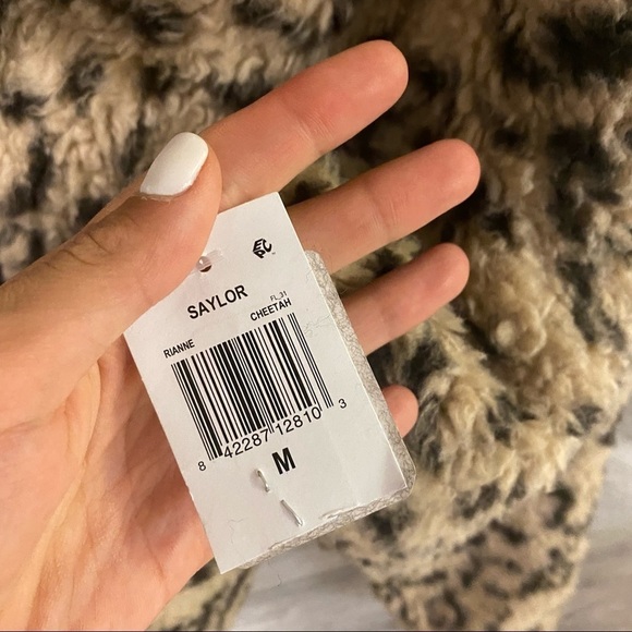 SAYLOR | Rianne Pullover Jacket - Picture 7 of 13